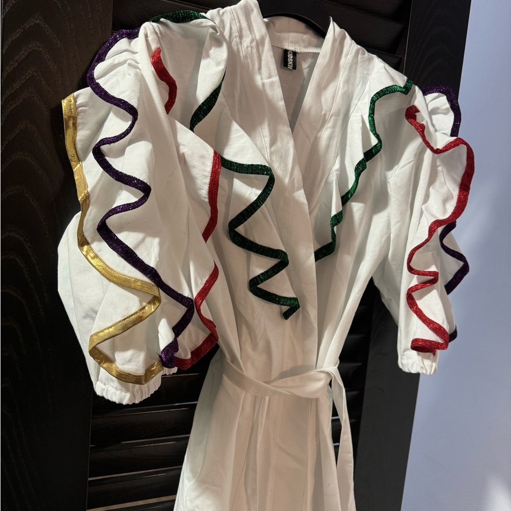 White kimono with sparkly layers
